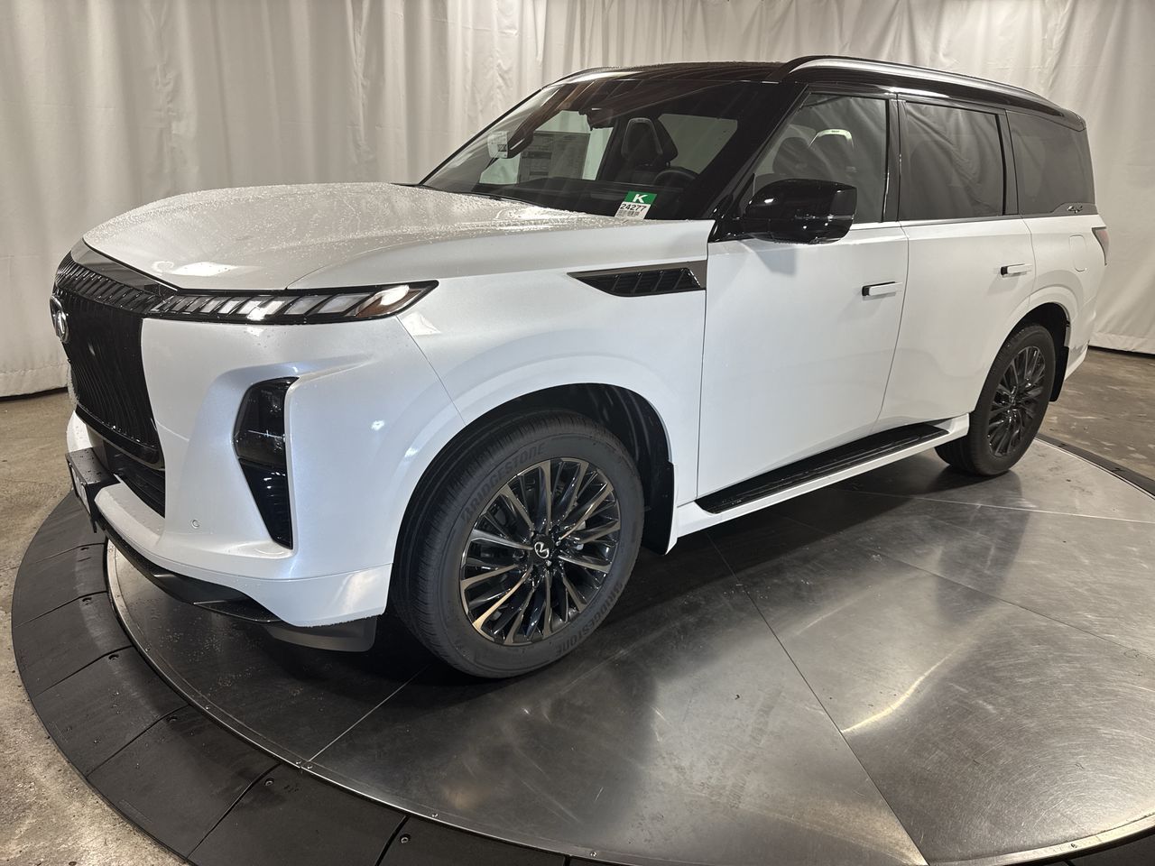 2026 INFINITI QX80 Autograph's photo