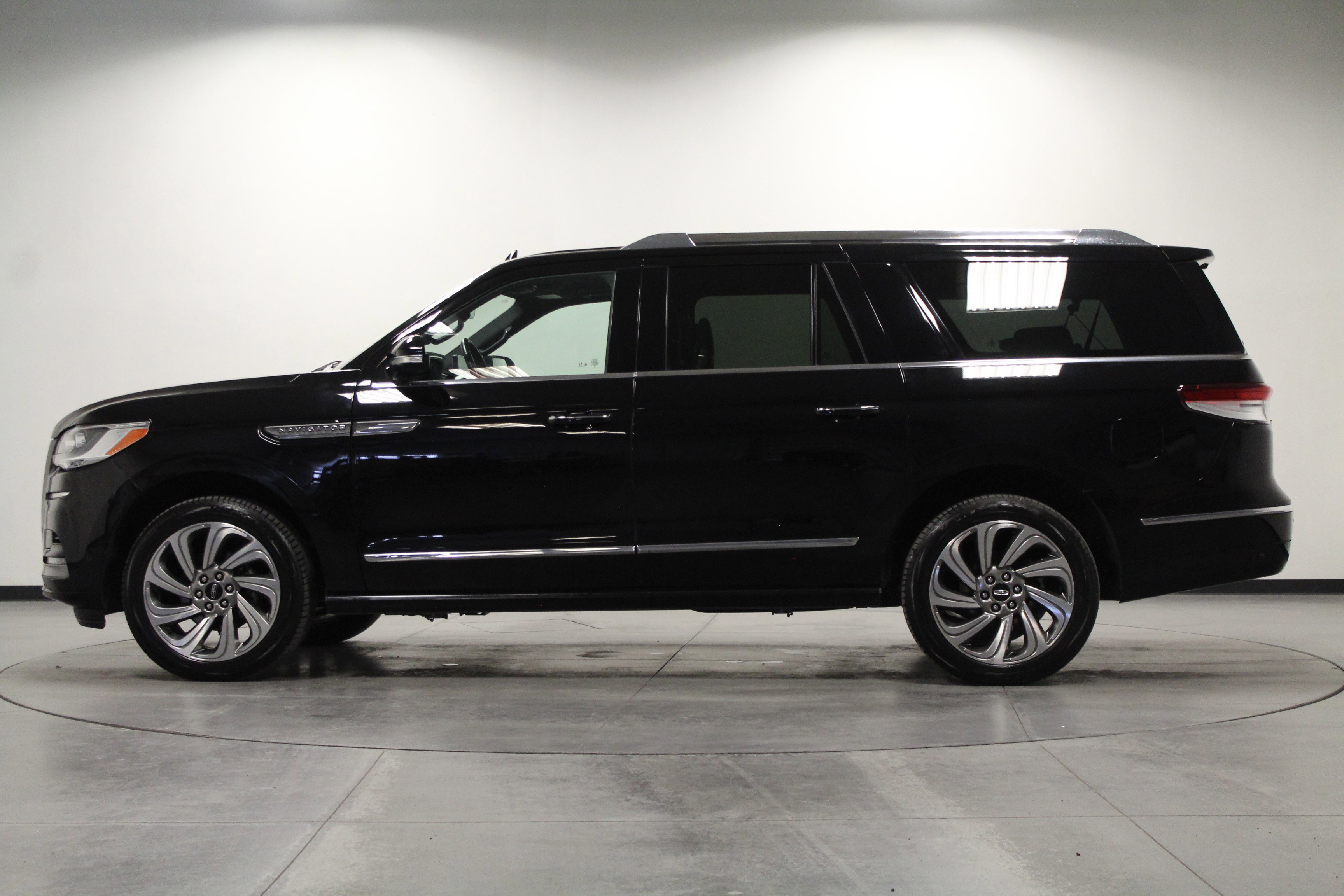 2023 Lincoln Navigator L Reserve photo 6