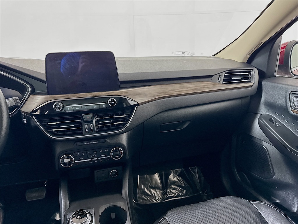 2020 Ford Escape Titanium photo 9