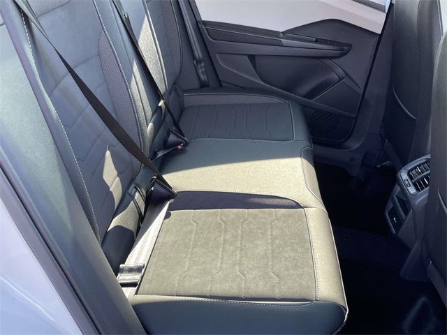 2025 Volkswagen Taos SE photo 14