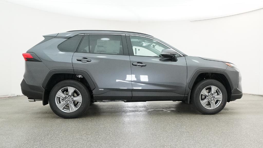 2025 Toyota RAV4 Hybrid XLE photo 26