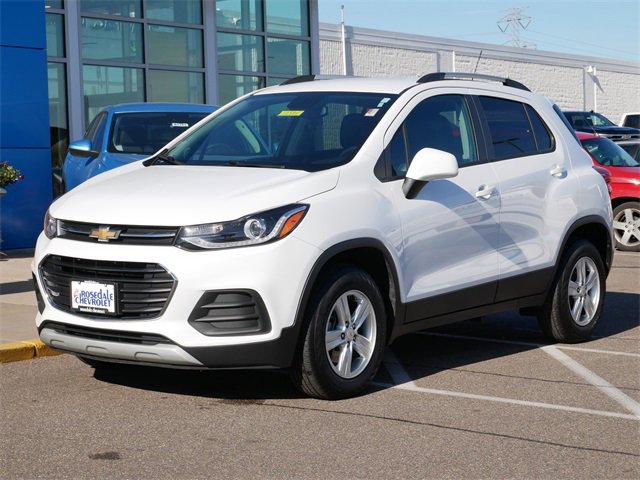 Used 2022 Chevrolet Trax LT with VIN KL7CJPSM5NB568885 for sale in Roseville, Minnesota