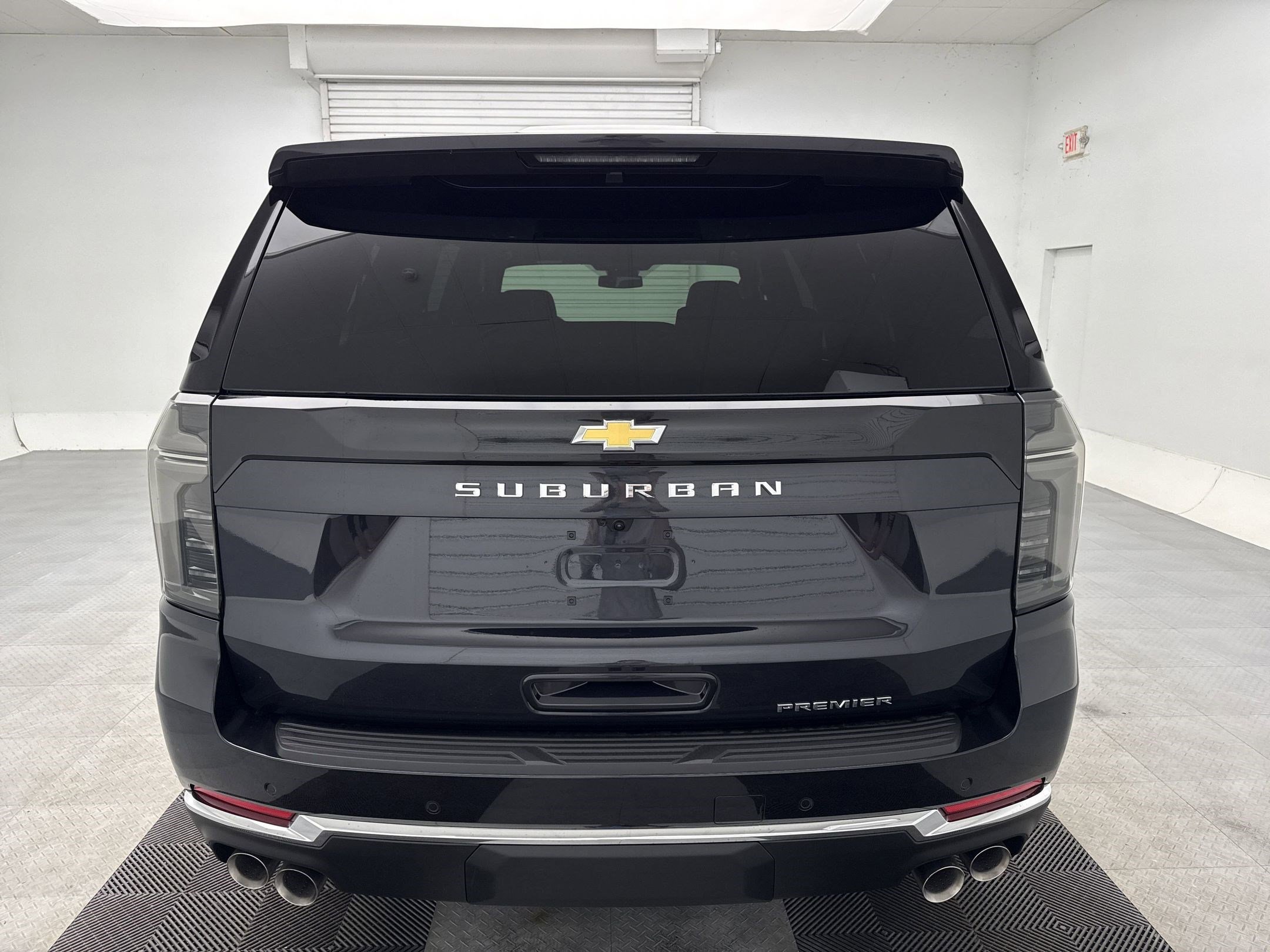 2025 Chevrolet Suburban Premier photo 5