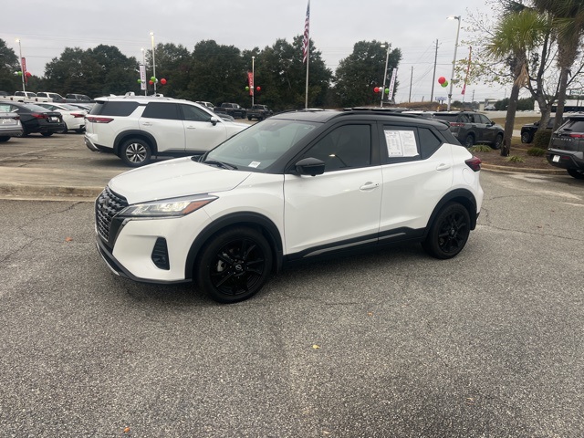 2023 Nissan Kicks SR photo 3
