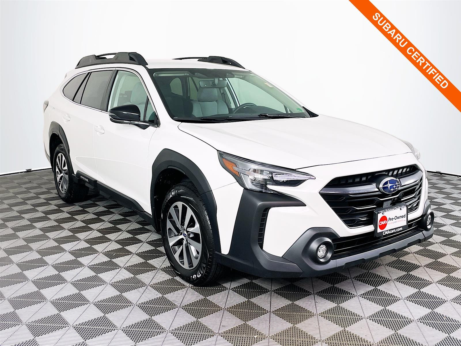 2025 Subaru Outback Premium's photo