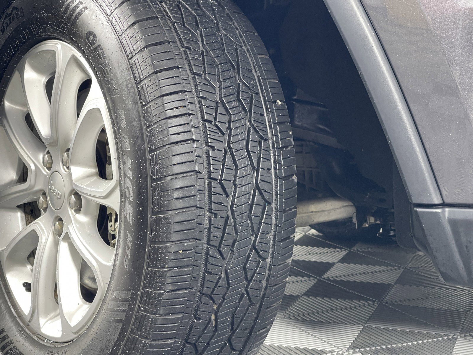 2021 Jeep Grand Cherokee Laredo E photo 4