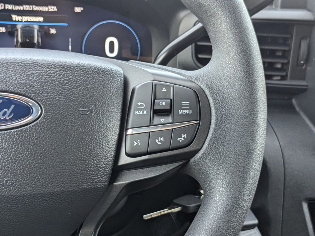 2025 Ford Explorer photo 21