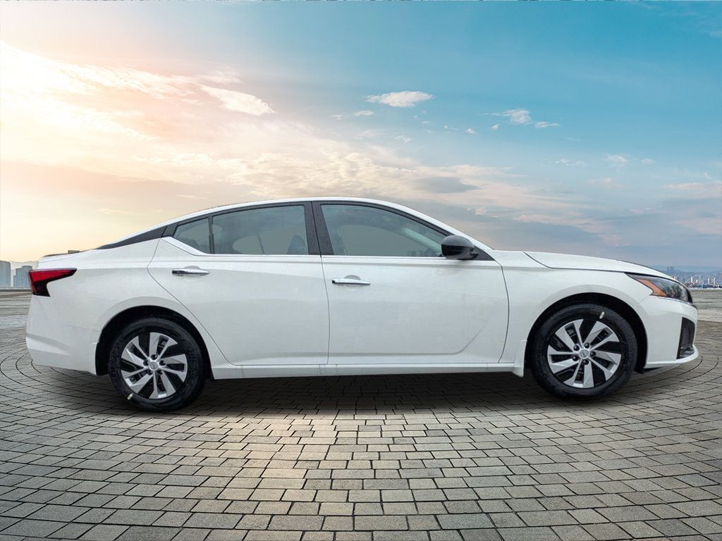 2025 Nissan Altima S photo 2