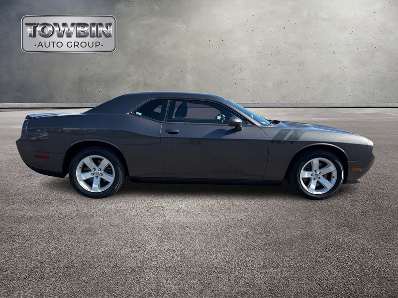 2013 Dodge Challenger R/T photo 2