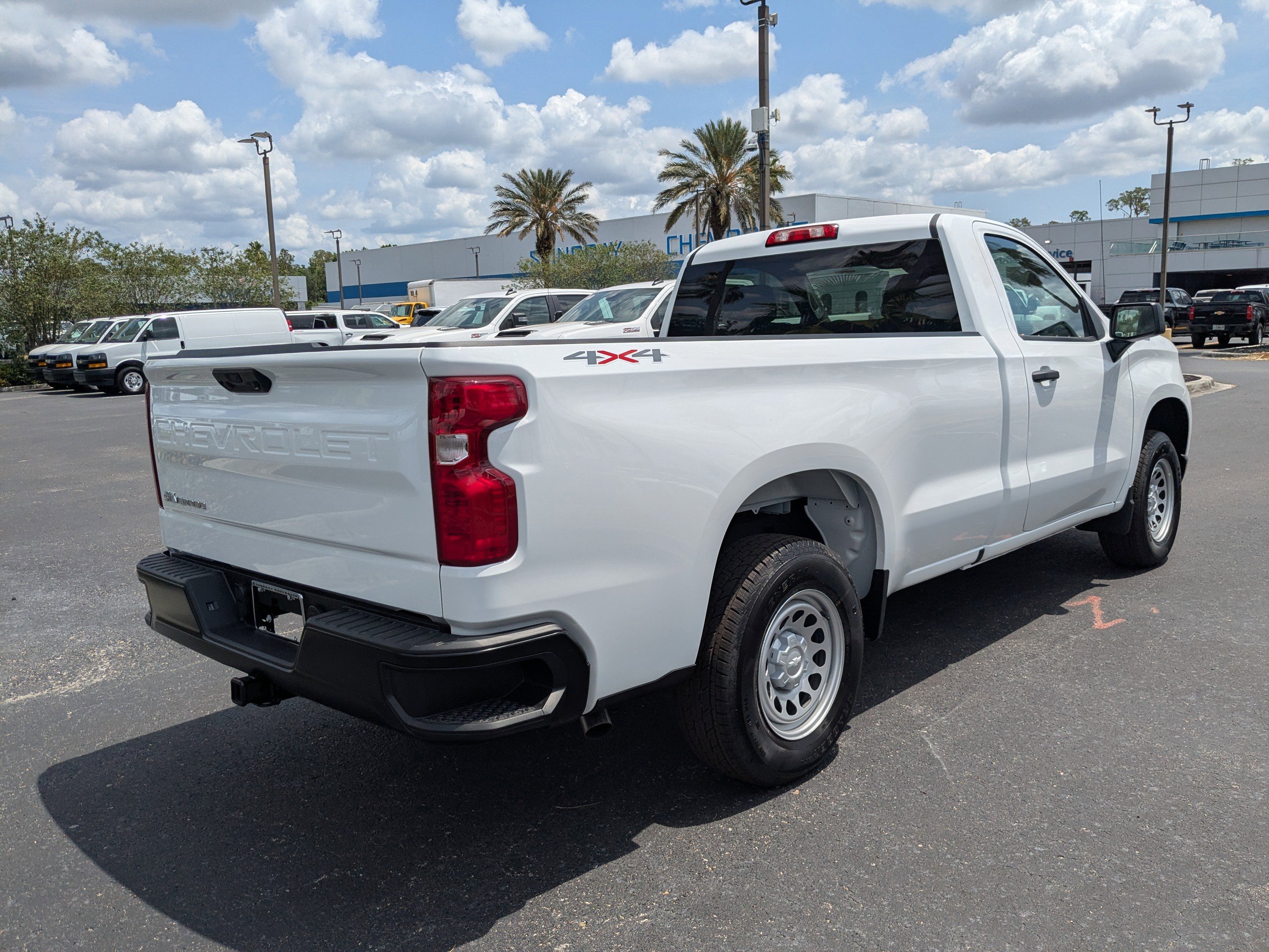 2025 Chevrolet Silverado 1500 photo 4