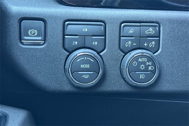 2025 Chevrolet Silverado 2500HD LT photo 30