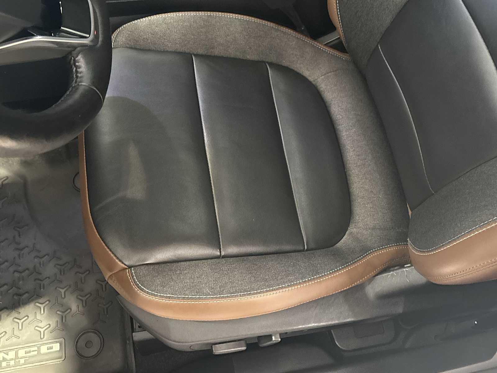 2022 Ford Bronco Outer Banks photo 14