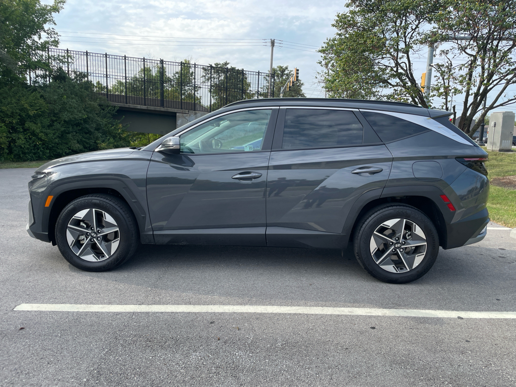 2025 Hyundai Tucson SEL Convenience photo 2