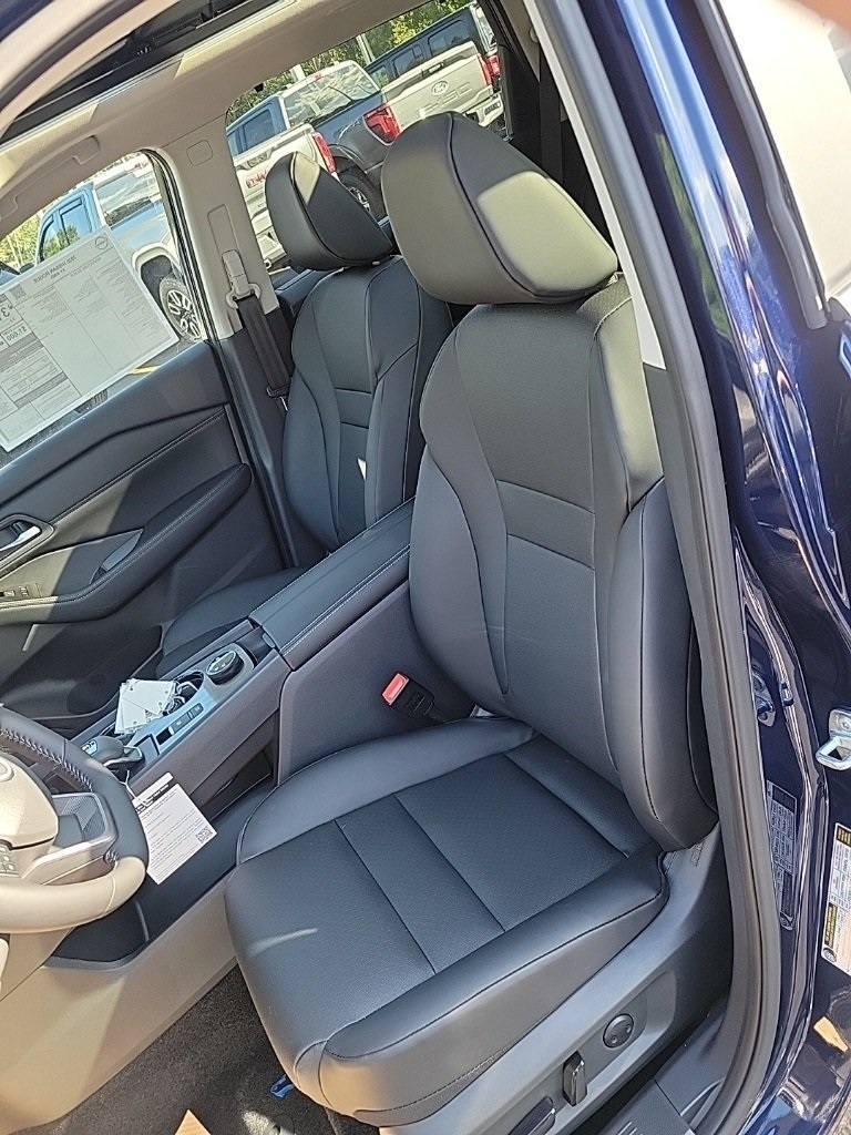 2026 Nissan Rogue SV photo 14