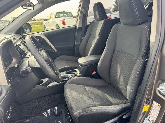 2015 Toyota RAV4 XLE photo 11