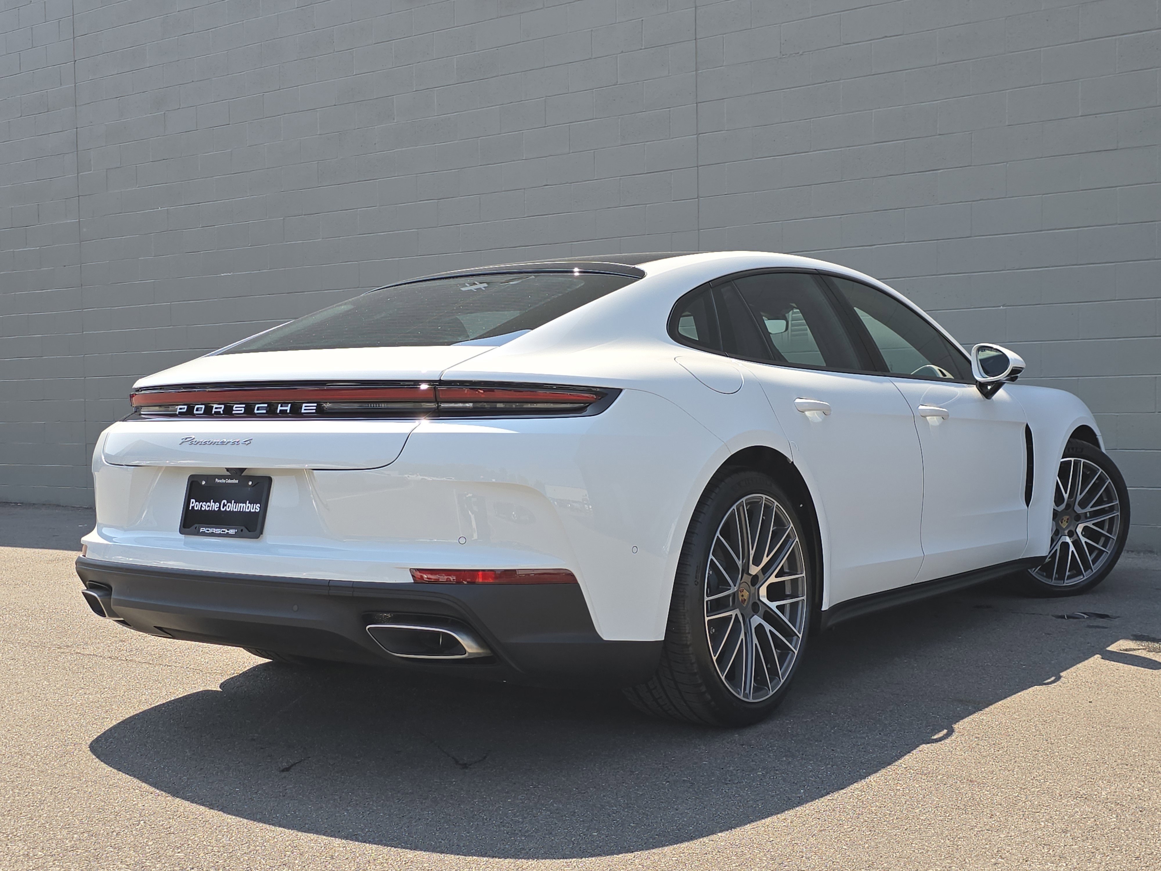 2025 Porsche Panamera 4 photo 5