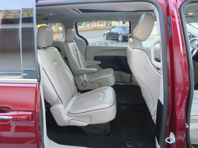 2020 Chrysler Pacifica Limited photo 9