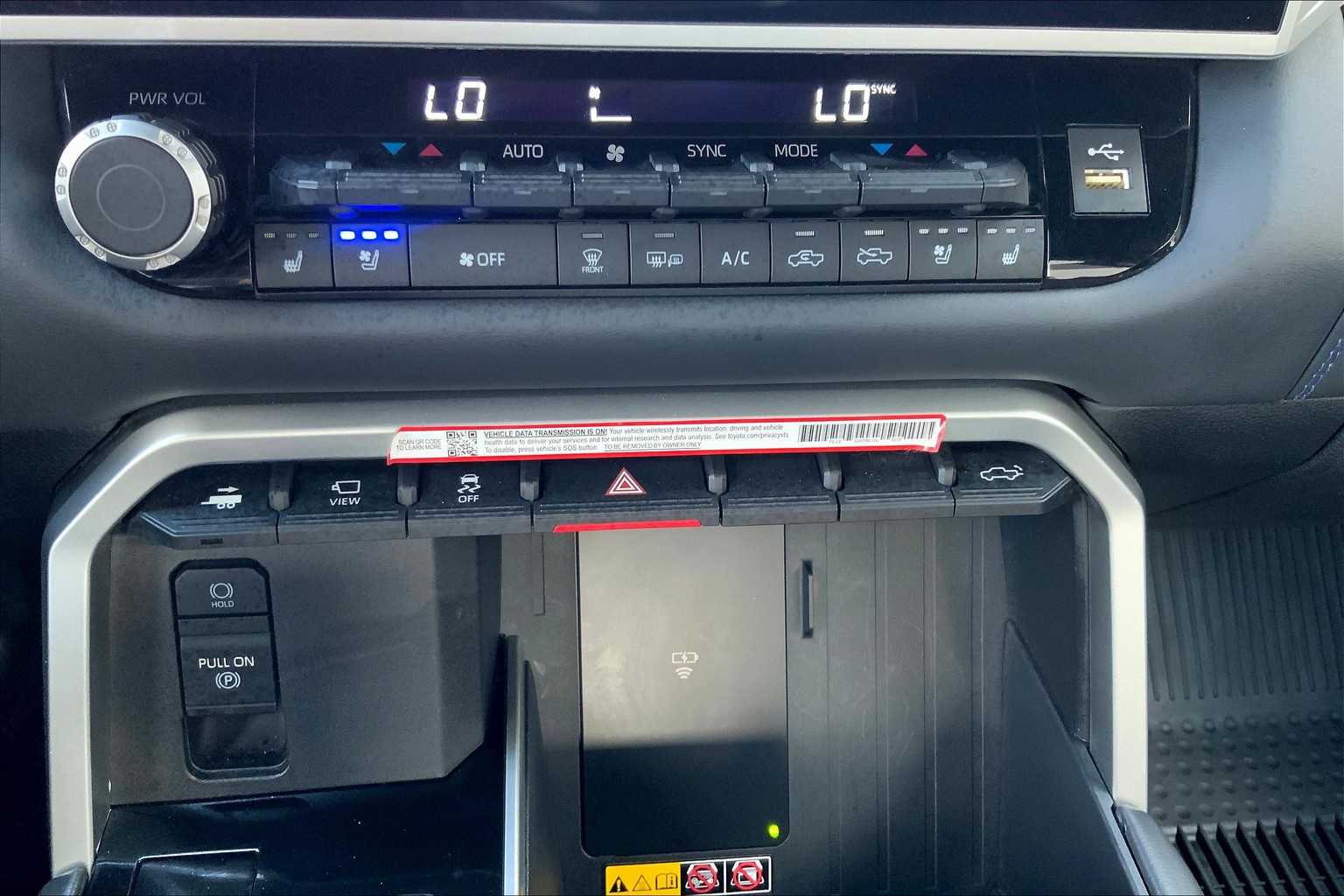 2025 Toyota Tundra Platinum CrewMax photo 29
