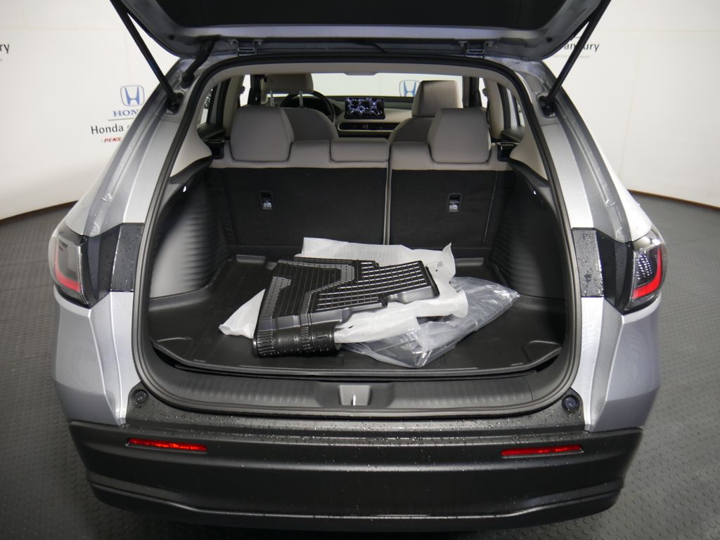 2026 Honda HR-V LX photo 6