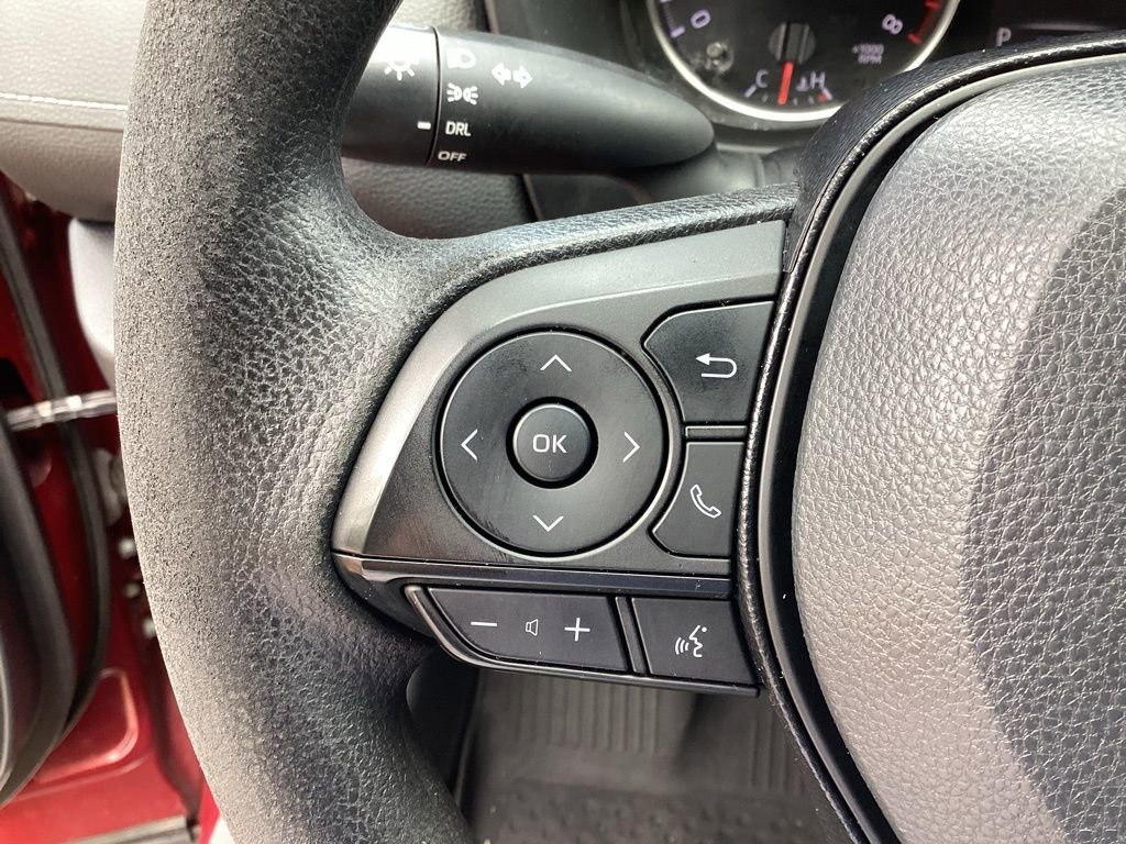 2020 Toyota RAV4 LE photo 20