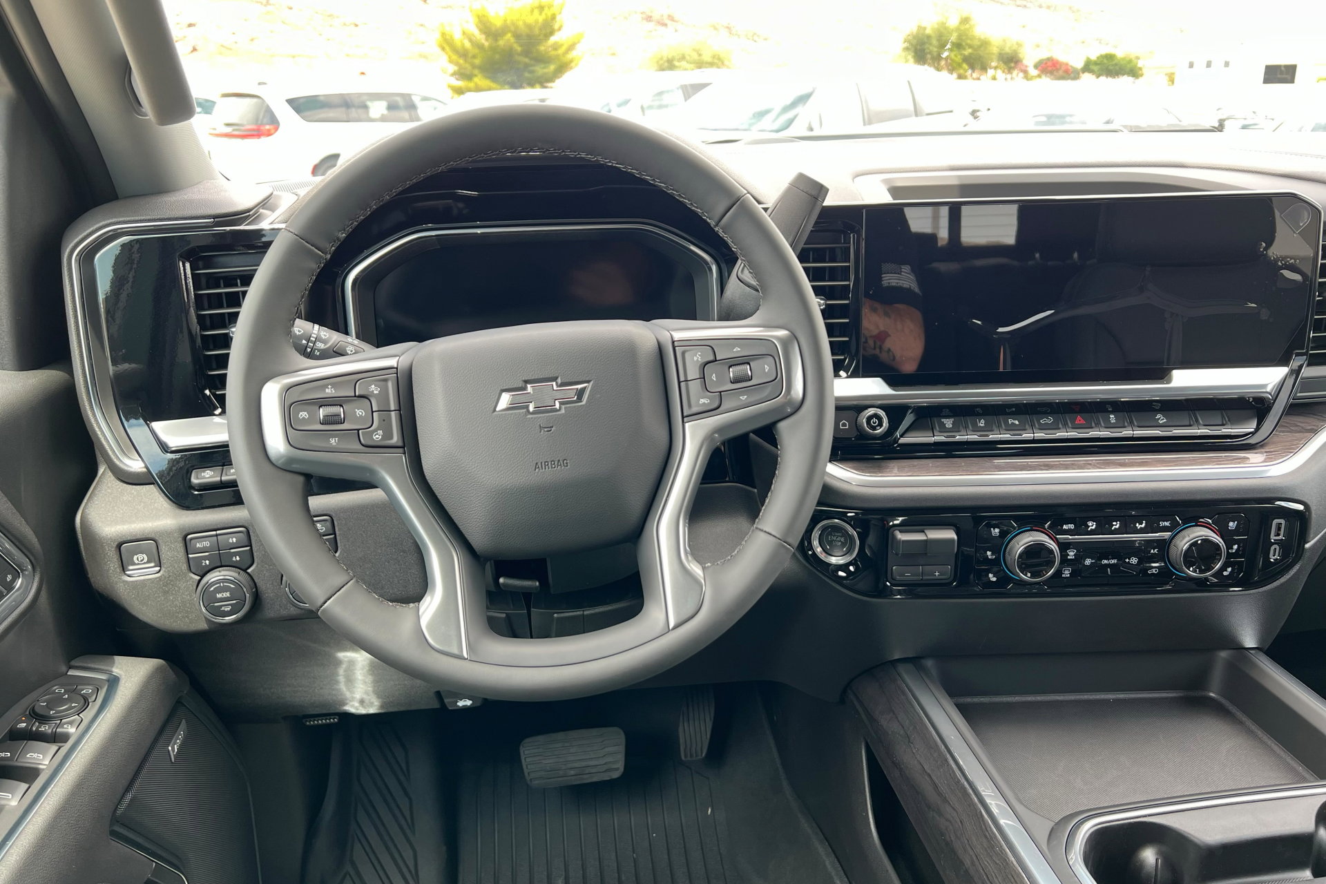2025 Chevrolet Silverado 3500HD LTZ photo 12