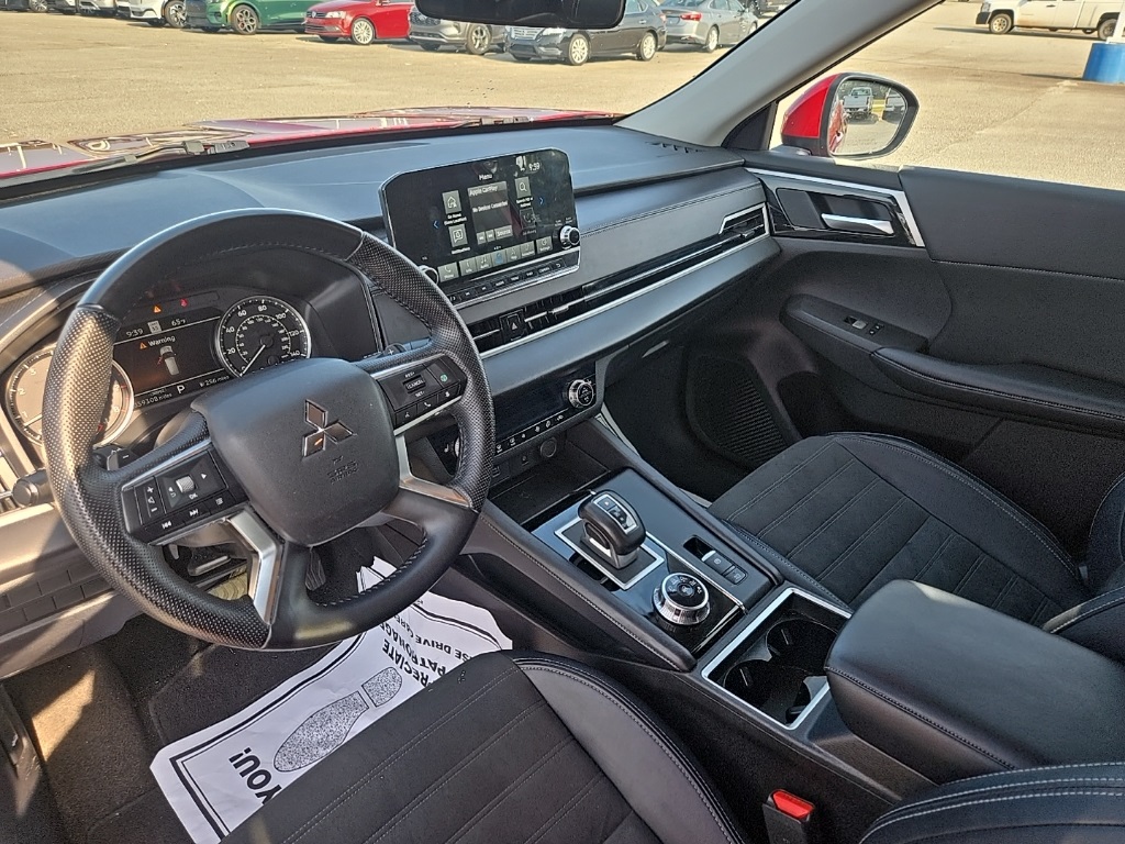 2024 Mitsubishi Outlander SE photo 13