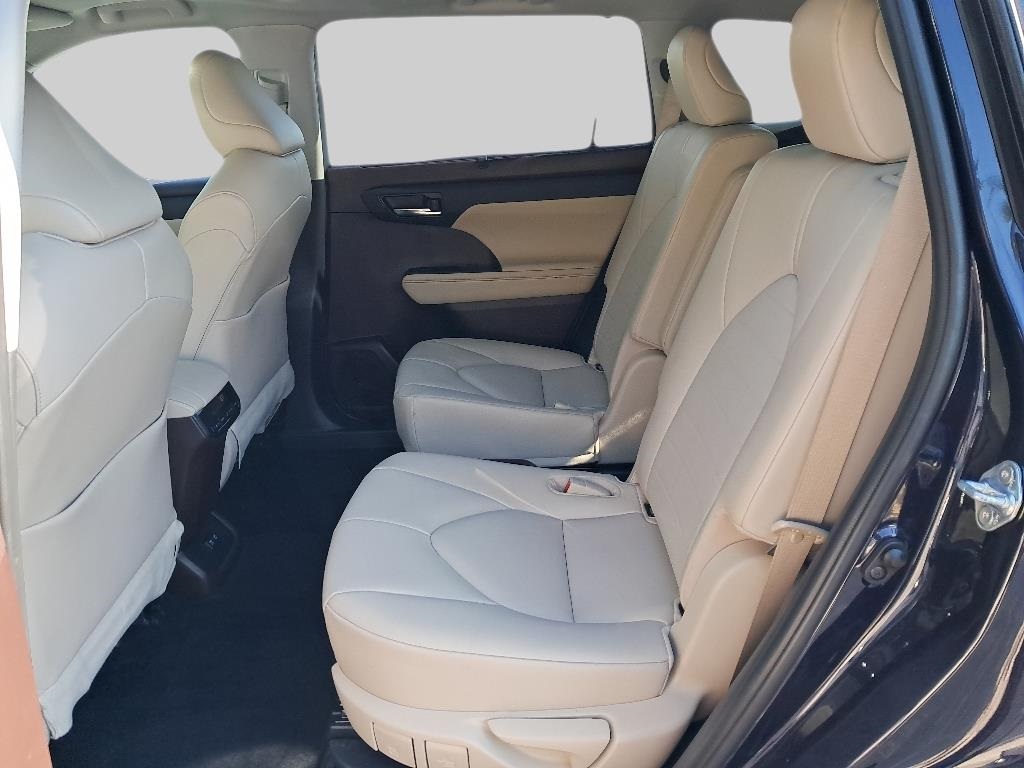 2021 Toyota Highlander Hybrid XLE photo 9