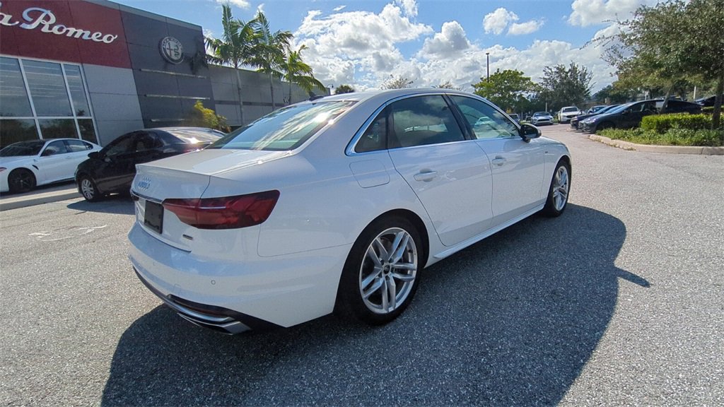 2024 Audi A4 S line Premium Plus 45 TFSI Quattro photo 4