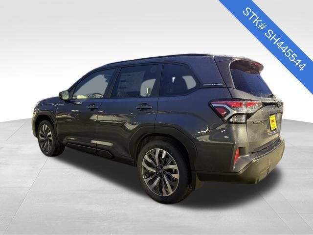 2025 Subaru Forester Touring photo 3