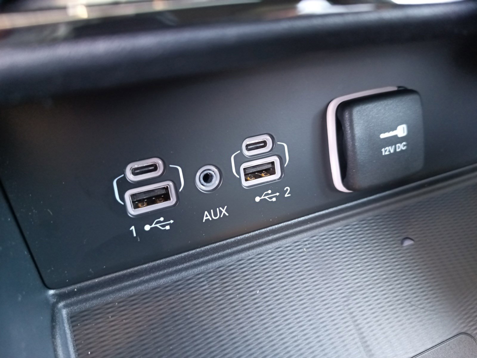 2025 Jeep Grand Cherokee Laredo Altitude photo 14