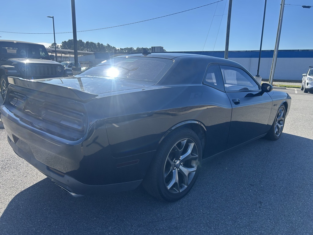 2015 Dodge Challenger SXT Plus photo 3