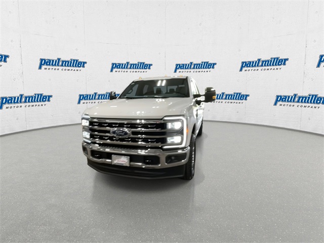 2025 Ford F-250 Lariat photo 4