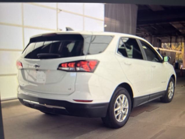 2024 Chevrolet Equinox LT photo 3