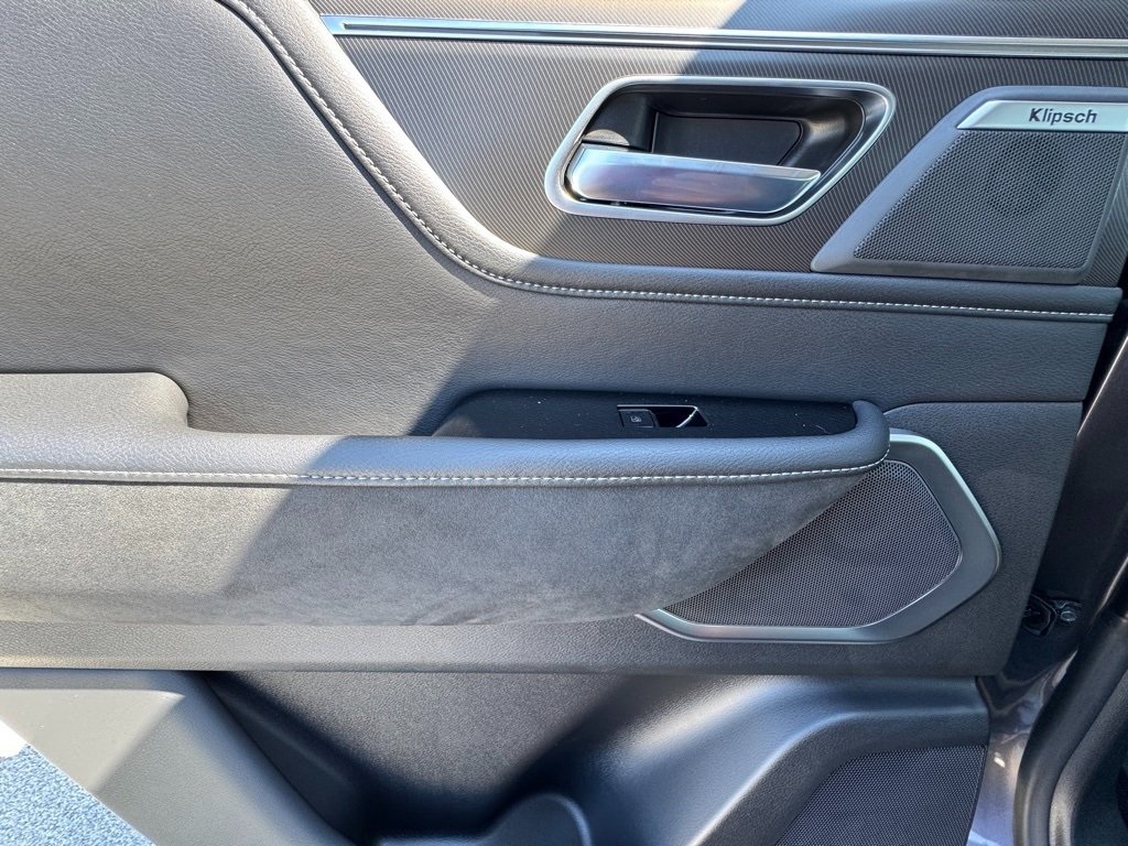 2026 Infiniti QX80 Luxe photo 17