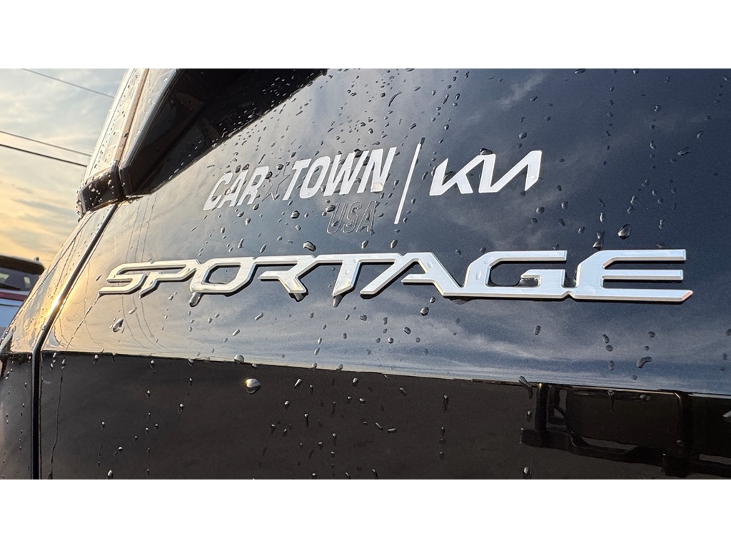 2026 Kia Sportage Hybrid LX photo 4