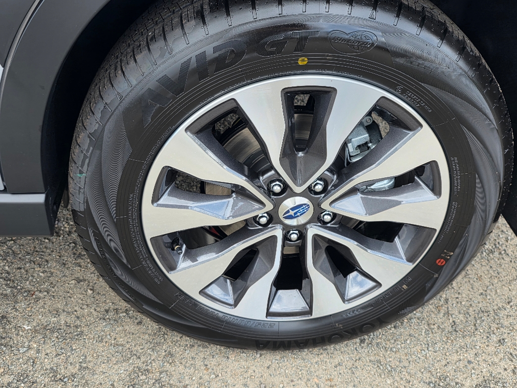 2025 Subaru Outback Limited XT photo 3