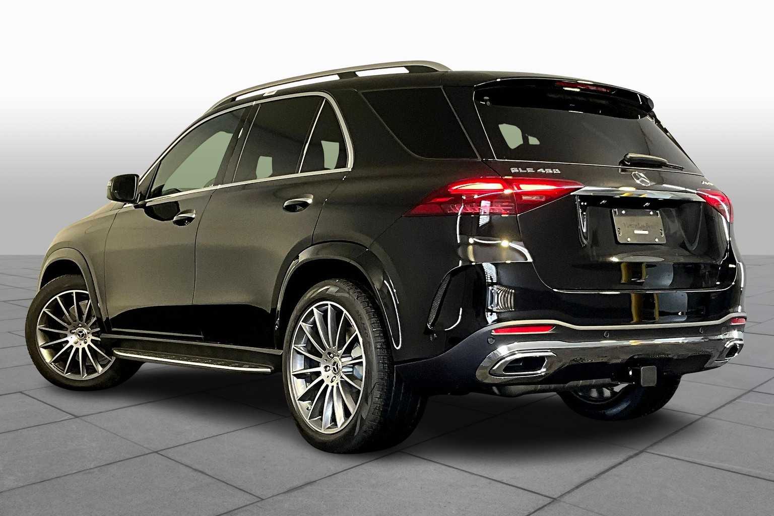 2026 Mercedes Benz GLE 450 4MATIC photo 3
