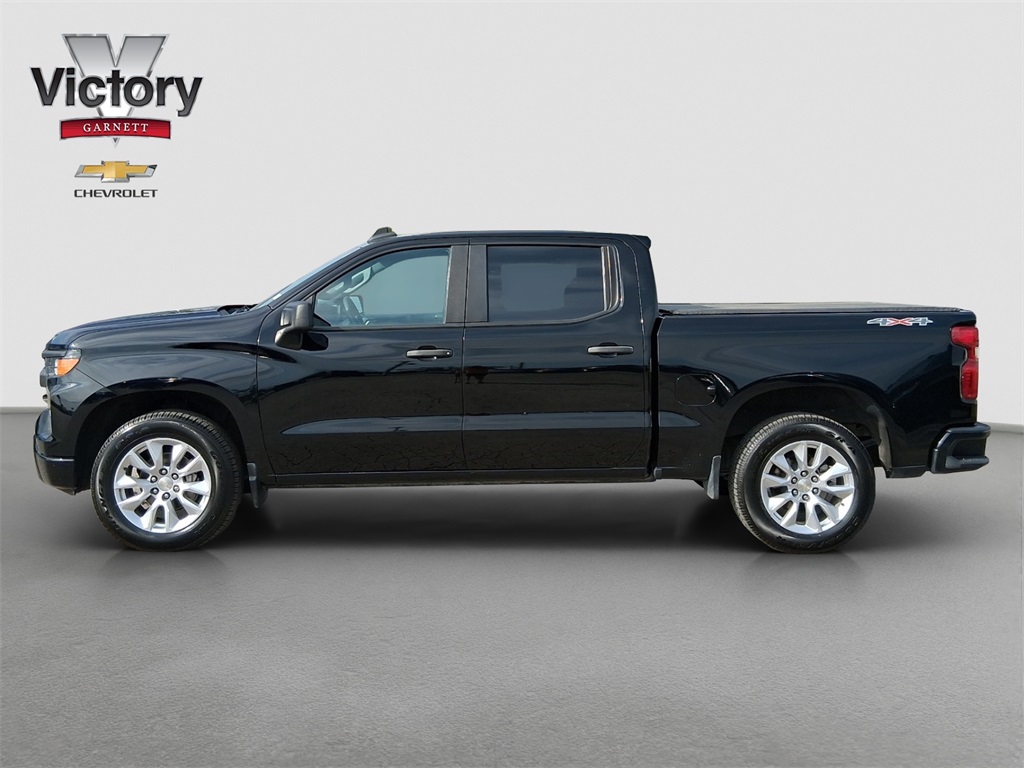 2023 Chevrolet Silverado 1500 Custom photo 3