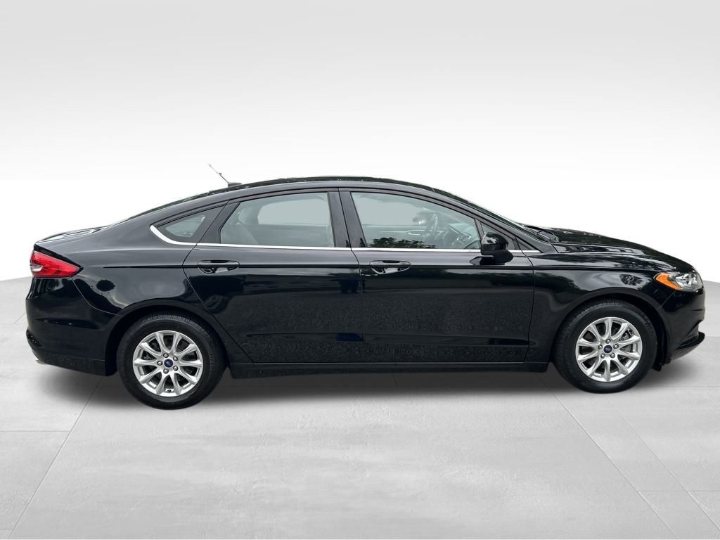 2017 Ford Fusion SE photo 6