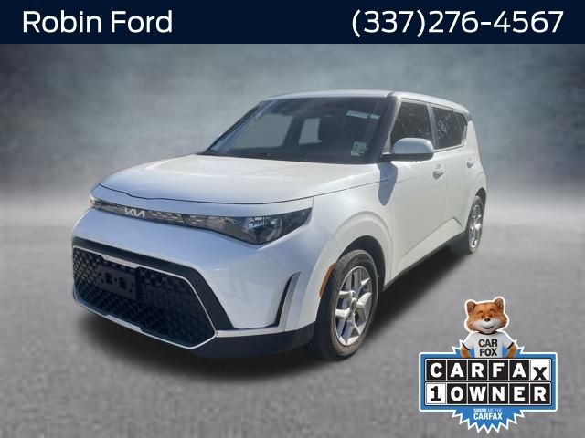 2023 Kia Soul LX's photo