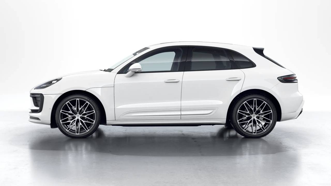 2026 Porsche Macan T photo 2