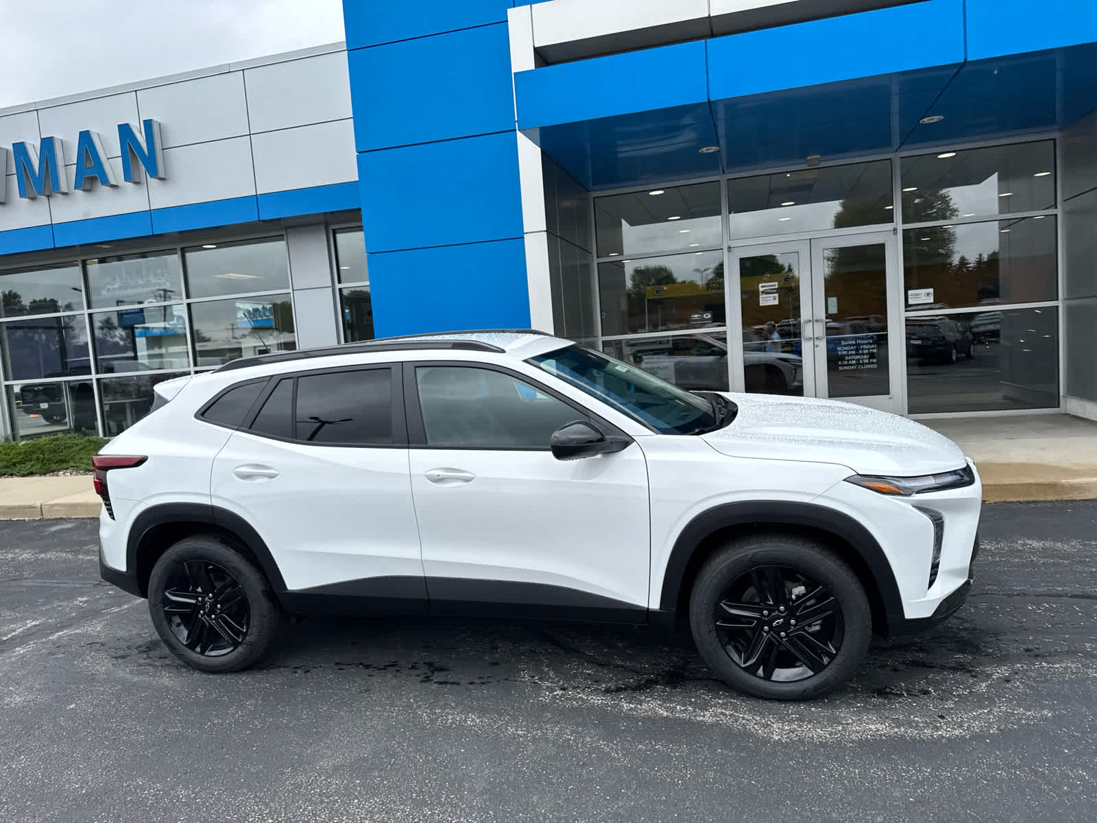 2026 Chevrolet Trax ACTIV photo 2