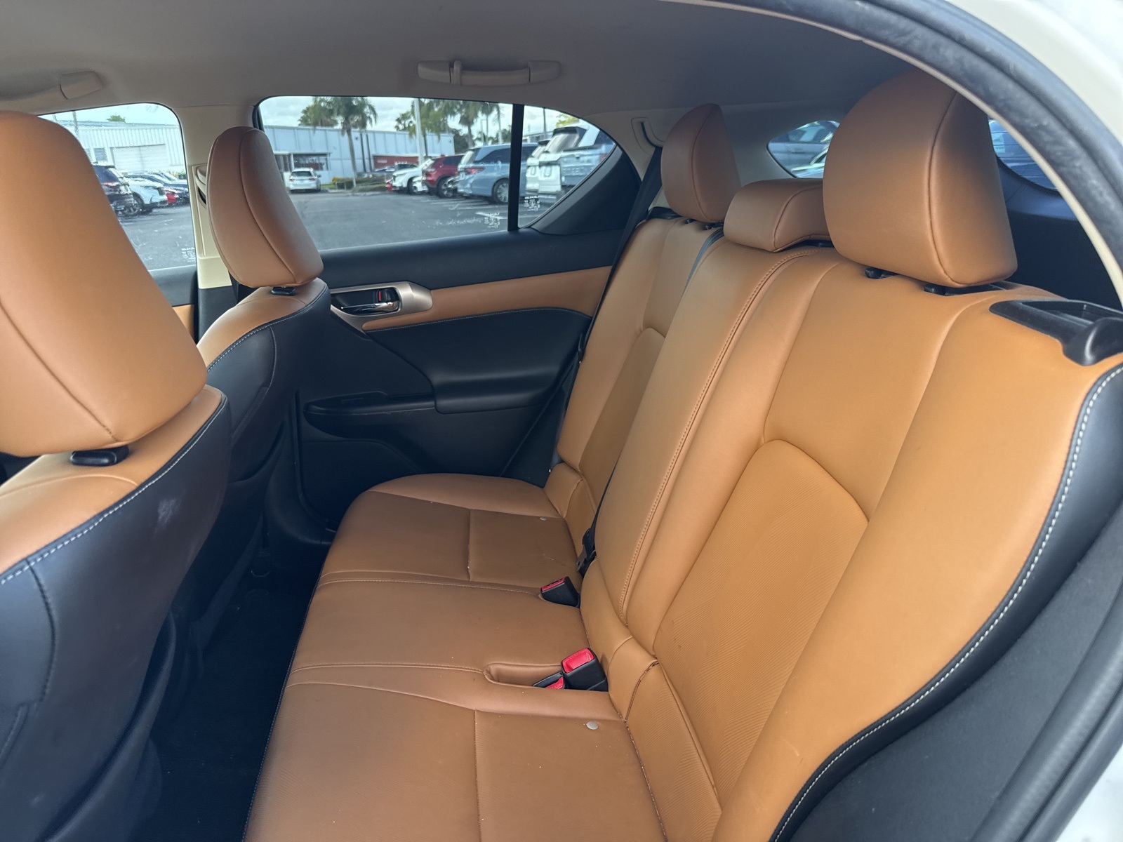 2016 Lexus CT 200h photo 9
