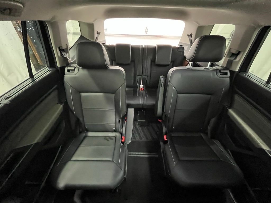 2023 Volkswagen Atlas SEL photo 29