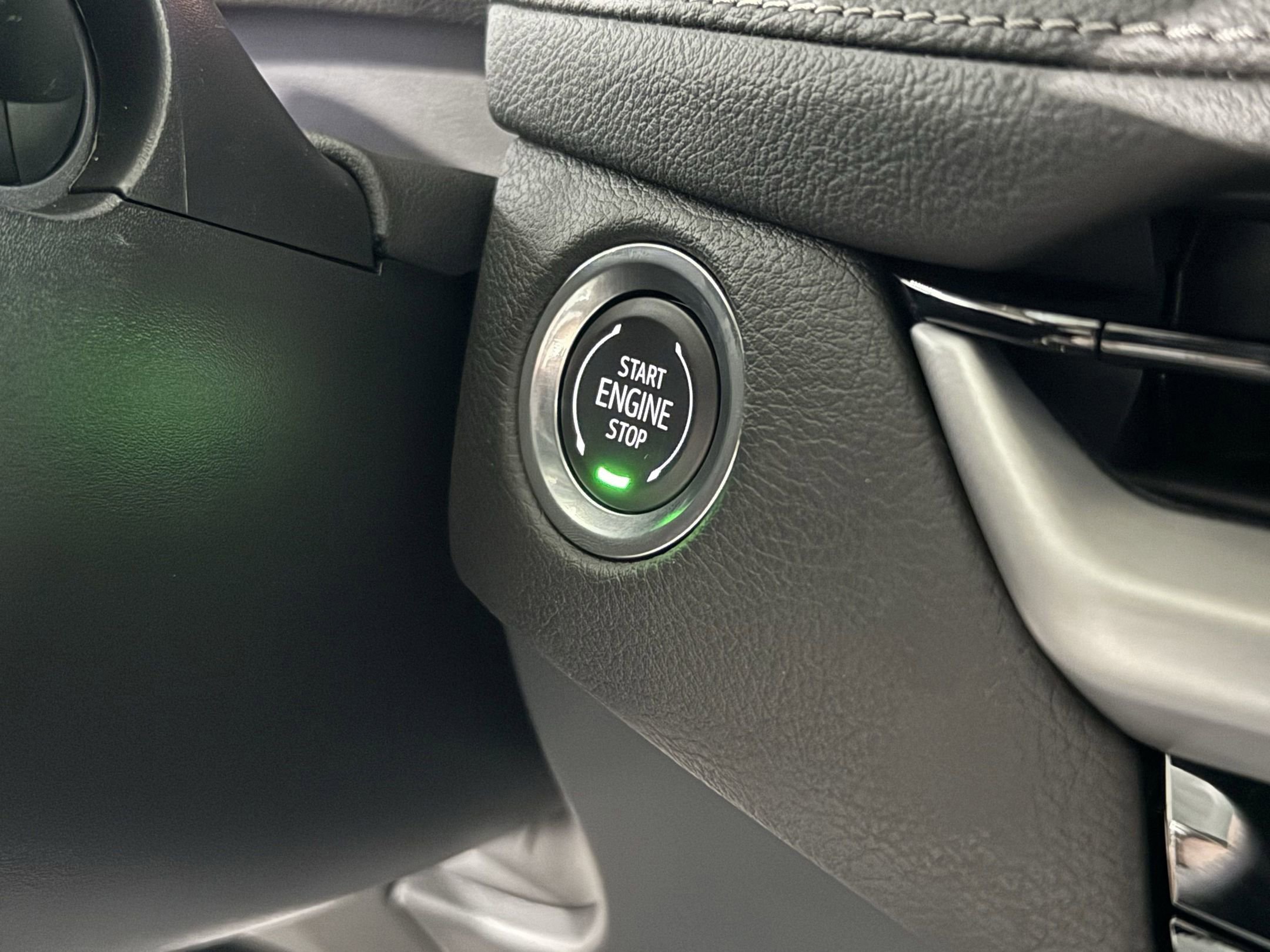 2025 Cadillac XT4 Premium Luxury photo 30