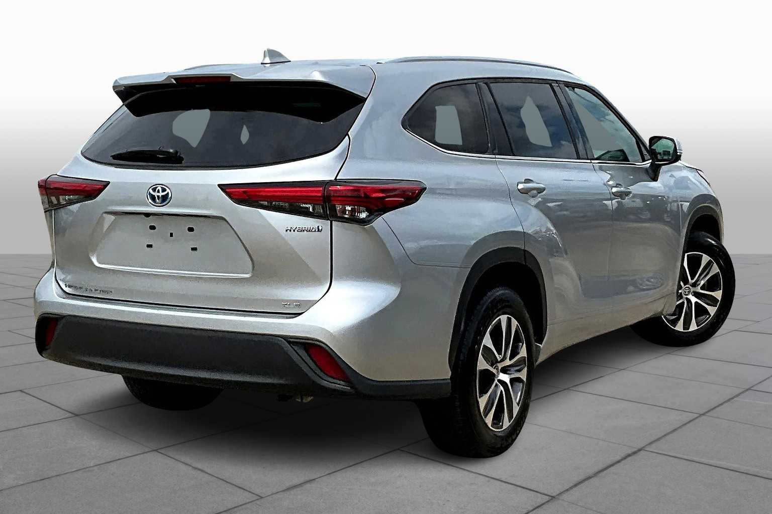 2022 Toyota Highlander Hybrid XLE photo 10