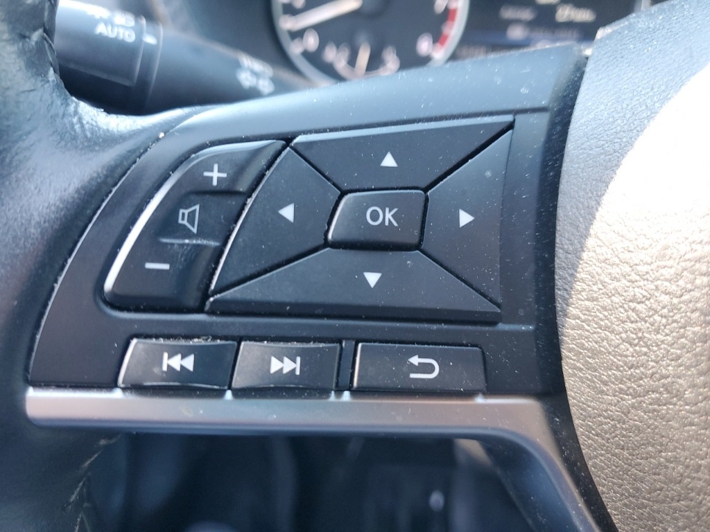 2023 Nissan Sentra SV photo 7