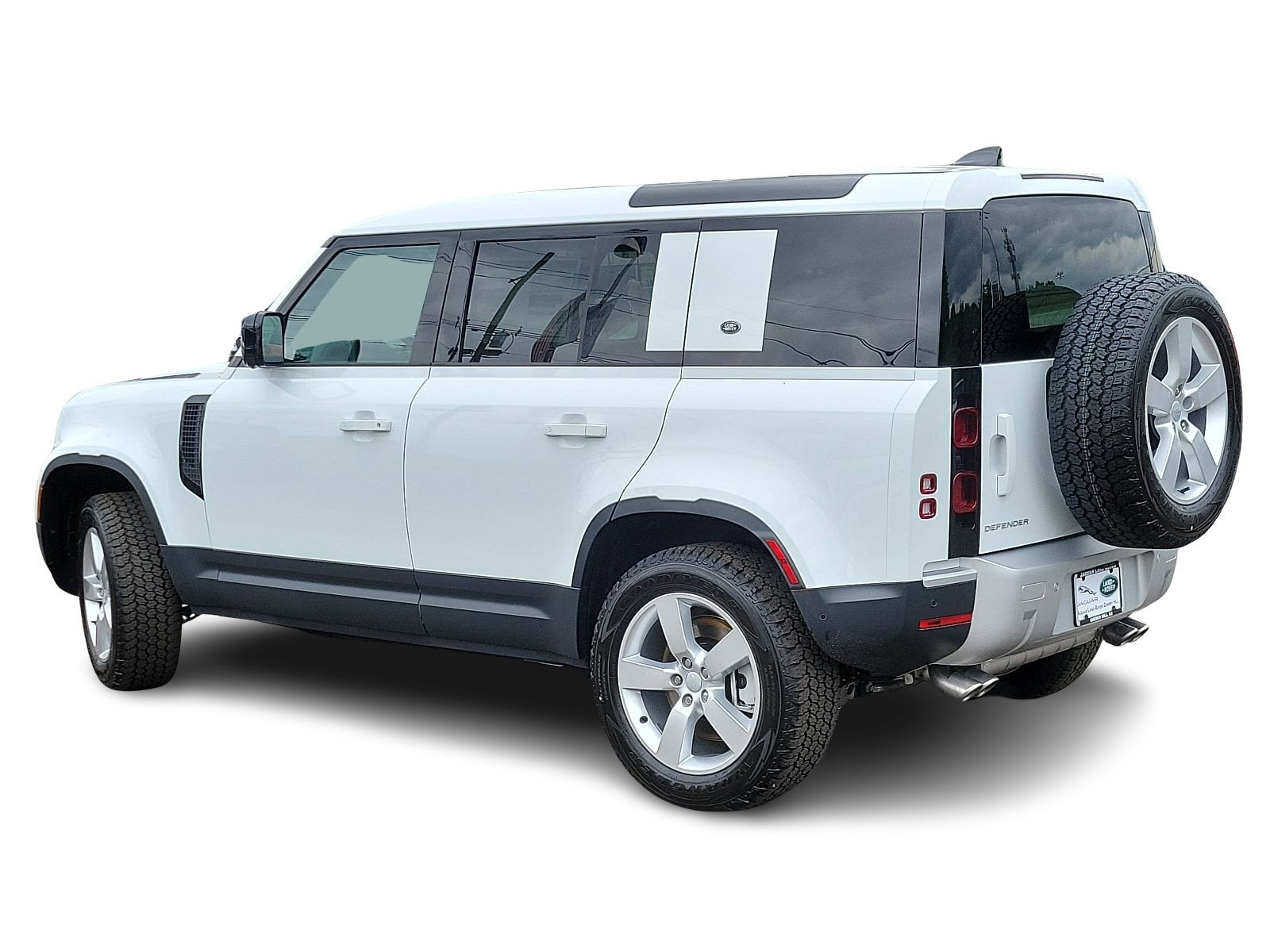 2024 Land Rover Defender 110 SE photo 6