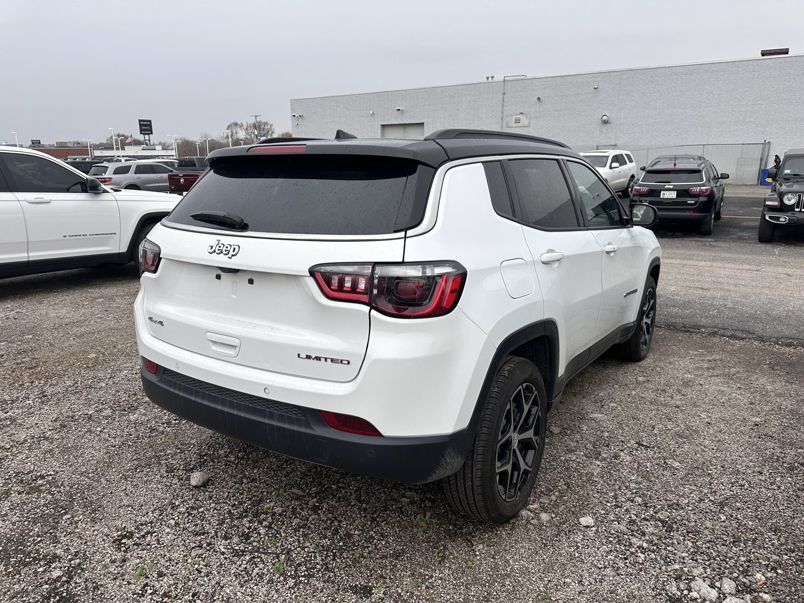 2024 Jeep Compass Limited photo 4