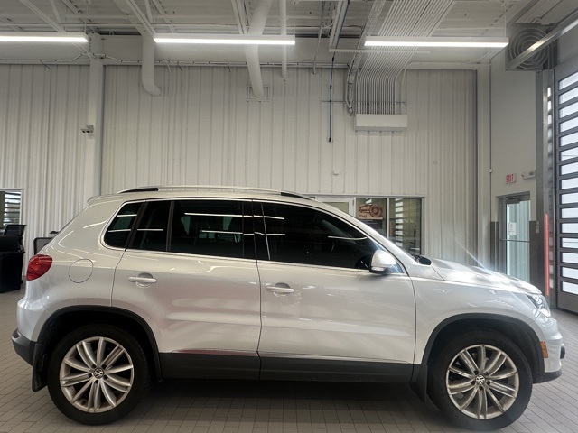 Used 2013 Volkswagen Tiguan SEL with VIN WVGBV3AX0DW061435 for sale in North Haven, CT